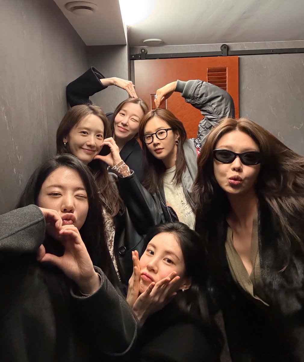 ang akon mga pinakapalangga 🩷

HBD Choi Sooyoung! 🥳
