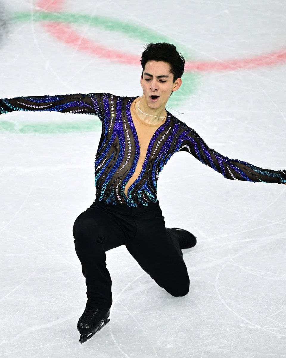 Donovan Carrillo🇲🇽 clasifica a la final del Patinaje Artístico varonil!

Con 75.56 puntos, Donovan se mete entre los mejores 24 del programa corto. 

Veremos nuevamente a Donovan en acción el próximo viernes.