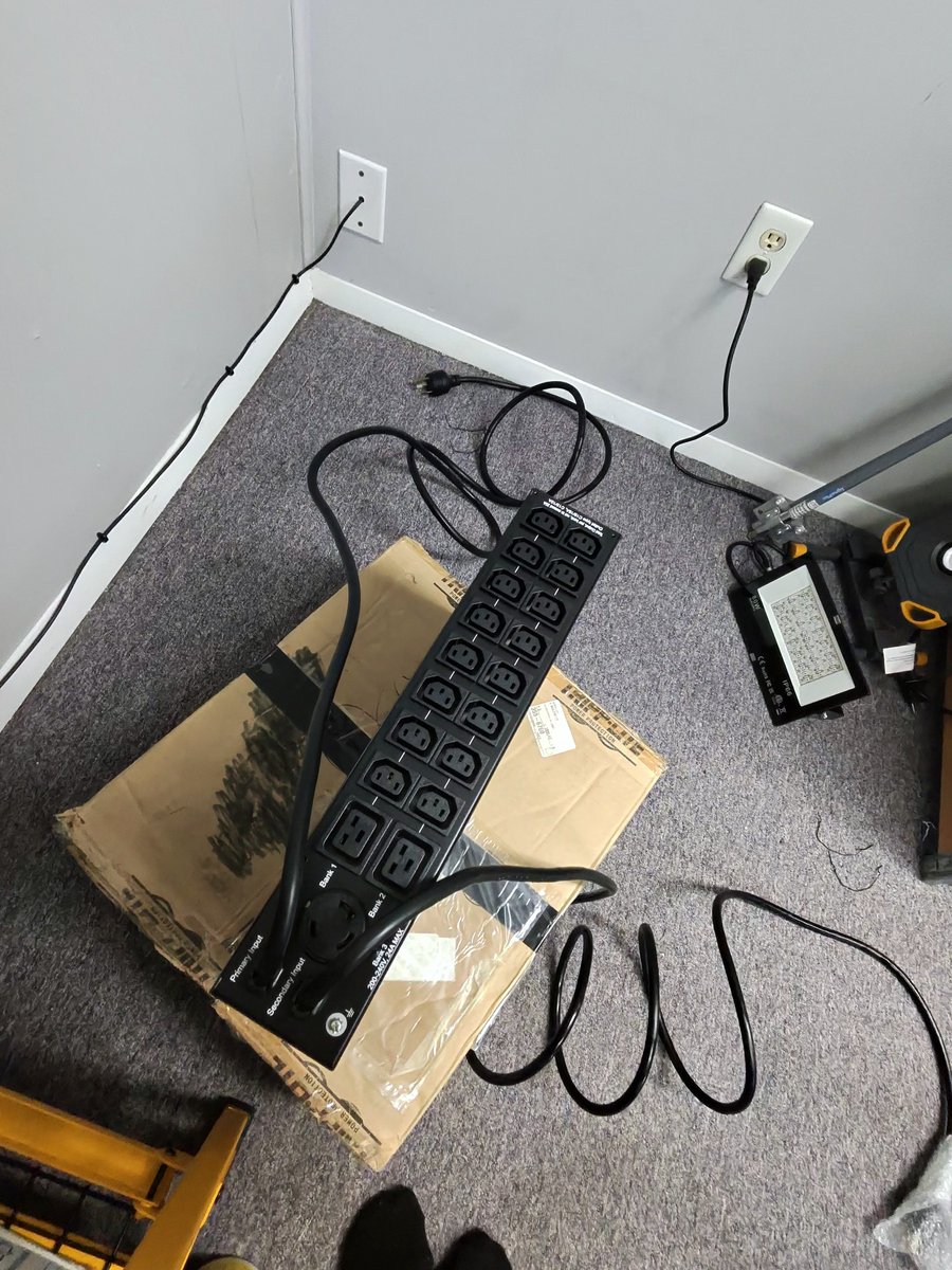 NewEnglandCryp1's tweet image. Tripp-Lite PDUMH30HVAT 5/5.8kW ATS PDU - Dual-Input Redundancy

Up for sale is a Tripp-Lite  2U Rackmount PDU. This is not your standard PDU; it is a high-performance Auto-Transfer Switch (ATS) PDU designed to provide redundant power to equipment with a single power supply.

#PDU