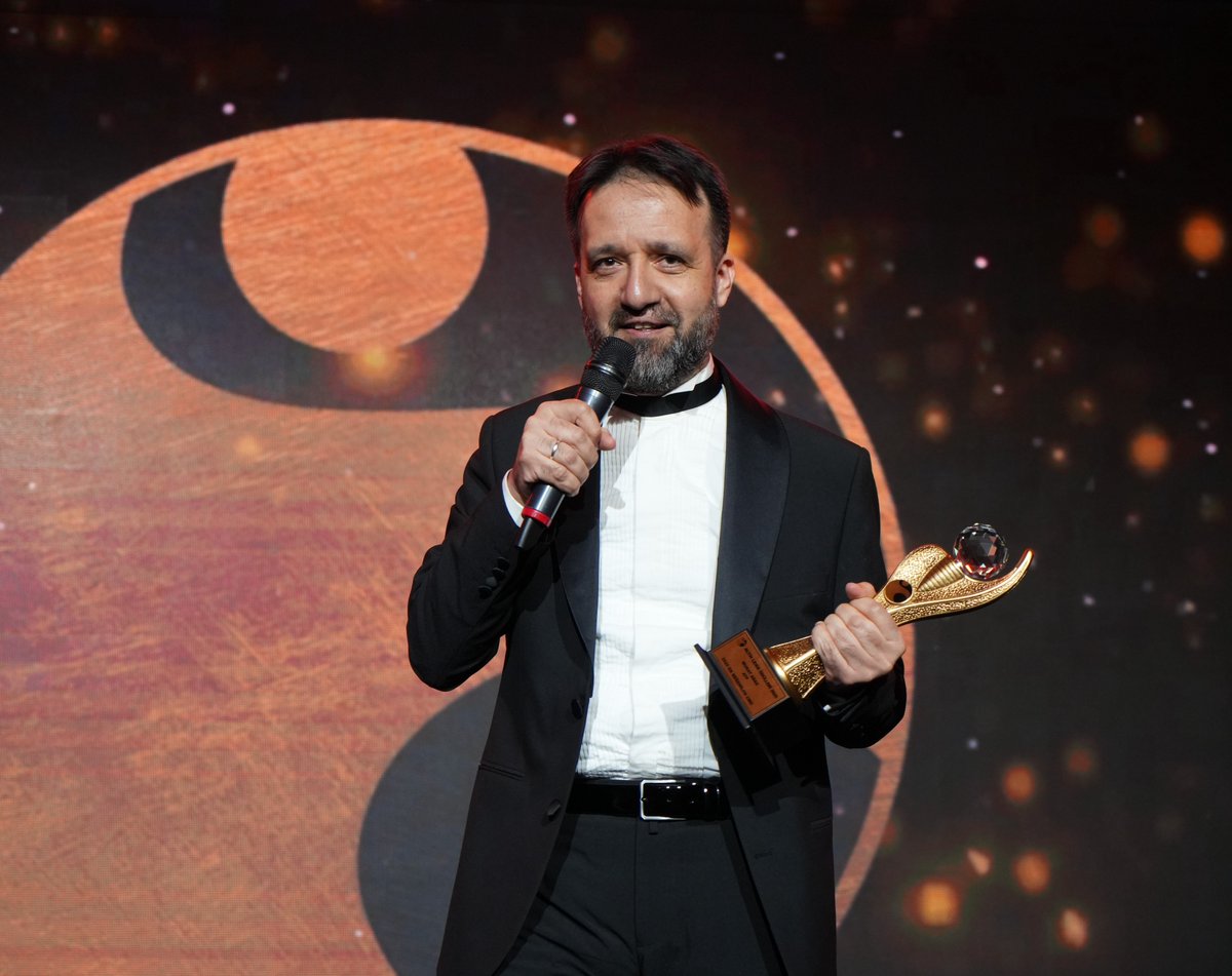 altinliderodulu's tweet photo. ATP’nin CMO’su Dr. Murat Aras, “En Beğenilen CMO” ödülünü kazandı.

#AltınLiderÖdülleri #AltınLiderÖdülleri2025 #EnBeğenilenCMO #CMO #ATP #DijitalDönüşüm #MuratAras https://t.co/B7pbiMwFME