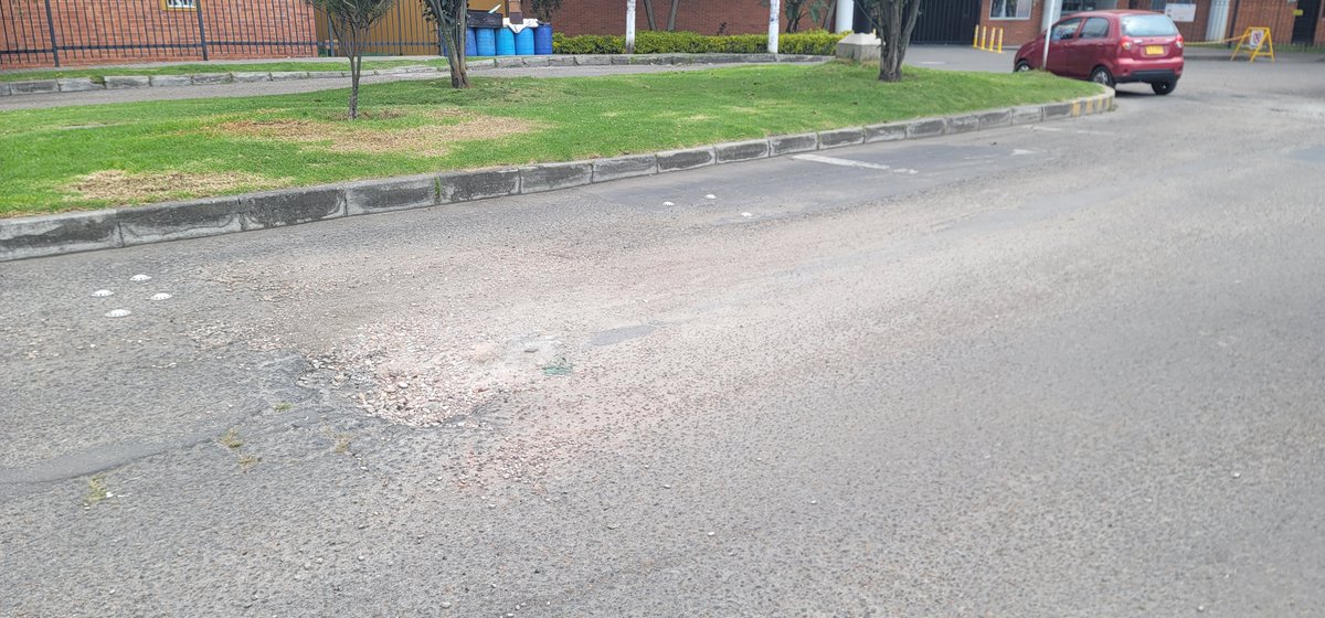 animandrew's tweet photo. Uno más, @idubogota.
Intersección de la Diagonal 40 C SUR con Carrera 72 J BIS.
https://t.co/XtZYHHqyJV https://t.co/ZpacEOte2D