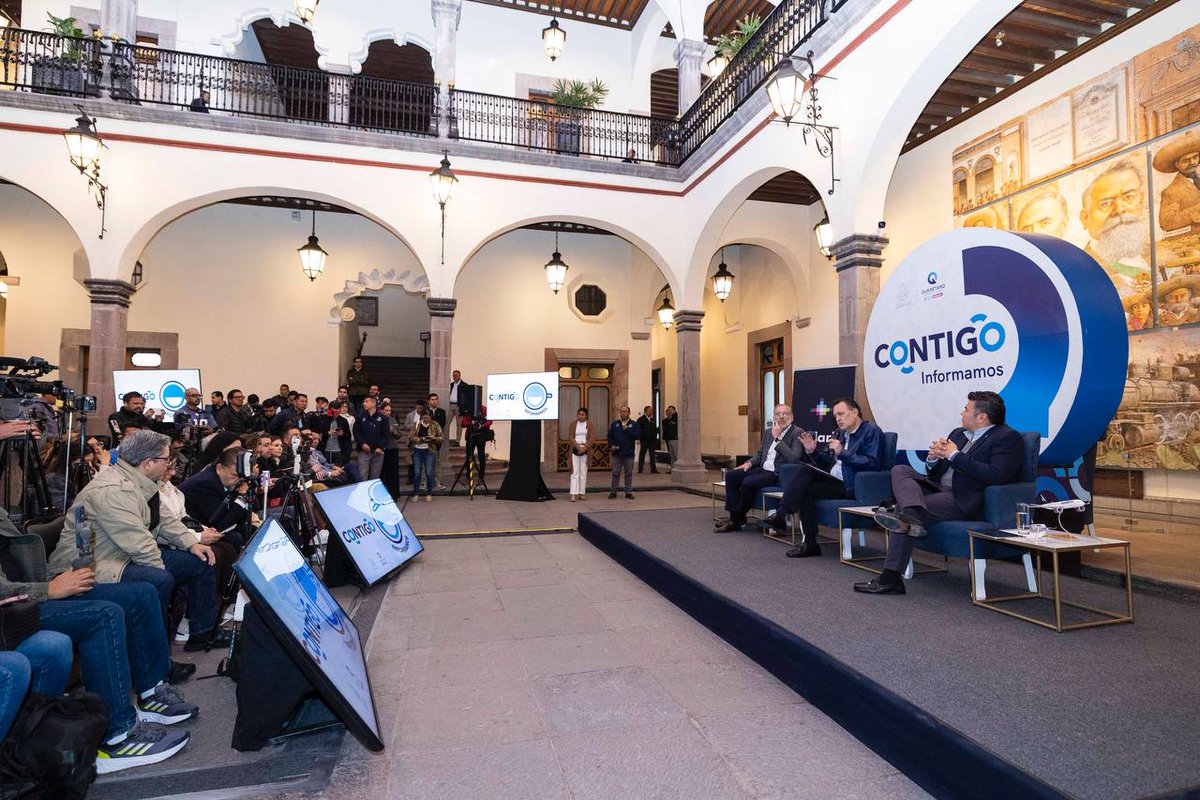 gobqro's tweet photo. Durante el ejercicio de comunicación #ContigoInformamos, el Gobernador @makugo dio a conocer la apertura de 11 nuevas rutas aéreas a cargo de la aerolínea Volaris, que permitirán fortalecer la conectividad del estado enlazándolo con diversos destinos nacionales y de Estados Unidos: Acapulco, Dallas, Denver, Durango, Guadalajara, Houston, Mazatlán, Oaxaca, Orlando, San Antonio y Veracruz. Con este anuncio, el Aeropuerto Internacional de #Querétaro (AIQ) se consolida como uno de los más importantes del centro del país.

¡#Contigo seguimos posicionando a nuestro estado como un punto estratégico para la conectividad regional, nacional e internacional!