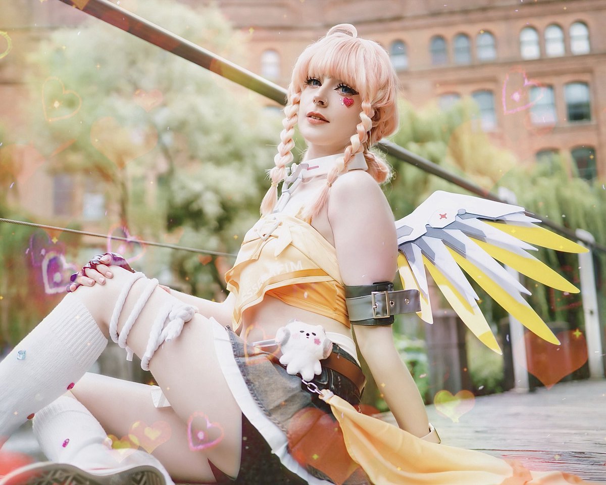 Cosmibee's tweet photo. SO EXCITED FOR THE NEW SEASON ✨
decided to post my lesserafim mercy cosplay for today 🎉 🥳 @PlayOverwatch @Blizzard_Ent @OW_Esports #mercycosplay #overwatch https://t.co/ygrgCEoIAH