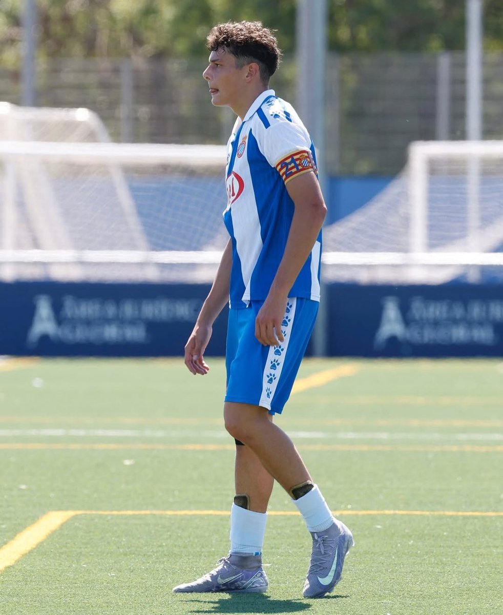 🇨🇱🇪🇦 Thomas Dean será NOMINADO a la Selección Sub 20 para jugar un AMISTOSO ante Perú.

Es lateral izquierdo, tiene 18 años y es capitán en el equipo juvenil del Espanyol.

Es elegible para Chile, Estados Unidos y España.

Lo confirma <a href="/adnradiochile/">Radio ADN</a>