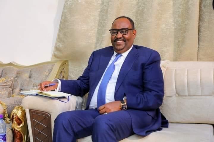 khaliif_114's tweet photo. Siciid Deni shaqadiisu ma in uu filada ka soo saaro hadba madaxweynaha joooga baa?
Horey waa Farmaajo, maantana waa Xasan.
Waxa xaqiiqo ah in Siciid uusan Xamar u tagaynin dan Soomaaliyeed, waa uun tiisa oo kaliya ama dano shisheeye oo dabada ka riixaya. https://t.co/Y1MC7Xq4jg