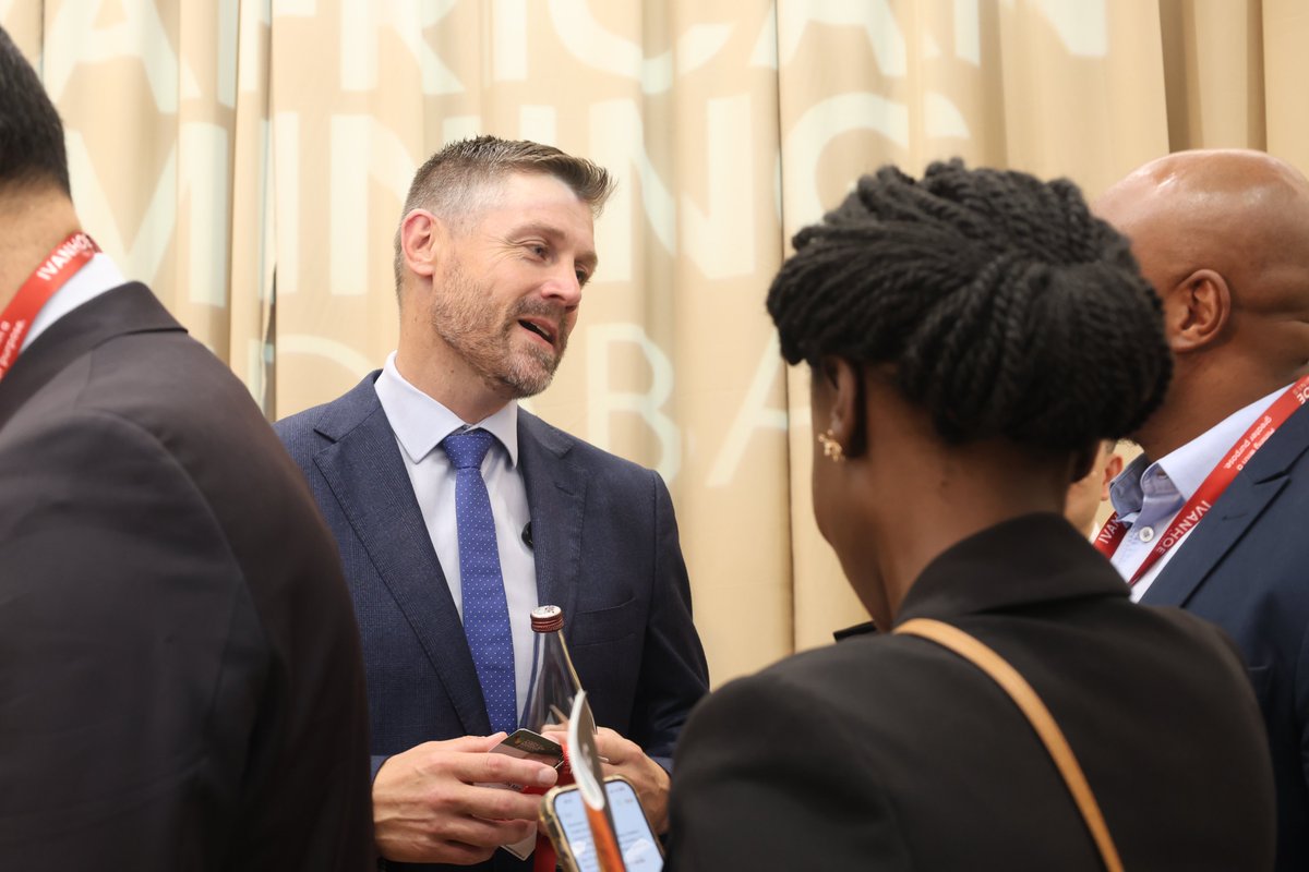 Financial Insight tweet media