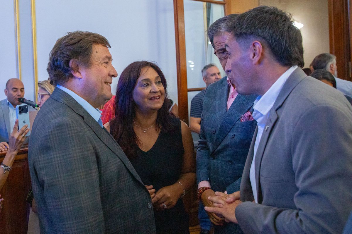WERETILNECK PRESENTÓ A RÍO NEGRO COMO HUB ENERGÉTICO EXPORTADOR

El gobernador <a href="/WeretilneckOK/">Alberto Weretilneck</a> presentó los detalles del proyecto Argentina LNG, una de las iniciativas energéticas más importantes en la historia del país, que consolida a Río Negro como puerta de salida de la