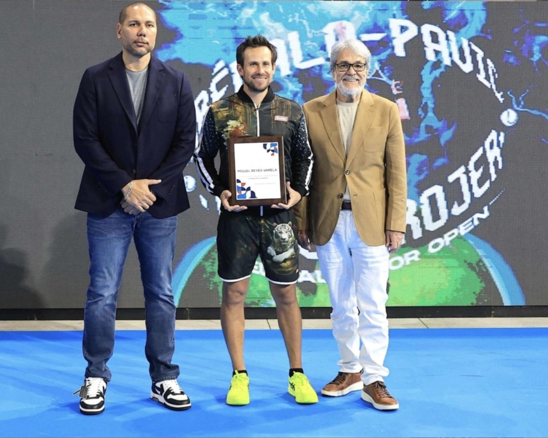 📢😒 El de two shows,  contrato a La Diputada Rojas? 🤔 bueno ya se sabe porque es amigocho de los CYANUROS.