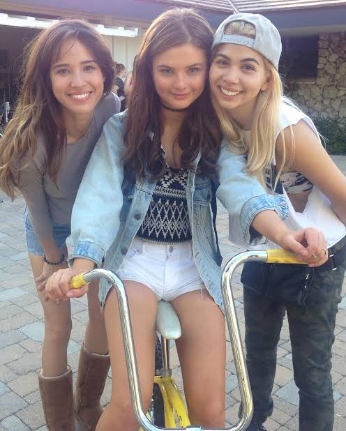 itscrofano's tweet photo. tendo total e plena fé que o filme de girls like girls vai ser bom porque hayley kiyoko dirigiu o clipe e também dirigiu e escreveu o filme, ao lado da stefanie scott, que protagonizou o clipe 🫶🏾 vai ser um lindo encerramento de ciclo #girlslikegirls https://t.co/MZcScCHnNw