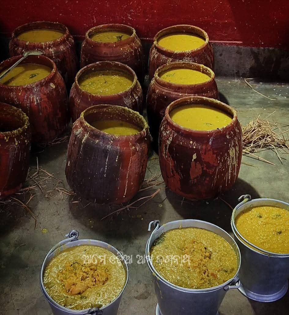 Ama_Jagannath's tweet photo. ଅବଢ଼ା ମହାପ୍ରସାଦ ✨ ଜୟ ଜଗନ୍ନାଥ 🙏
 #Mahaprasad #Puri https://t.co/ZvDw3rxavT