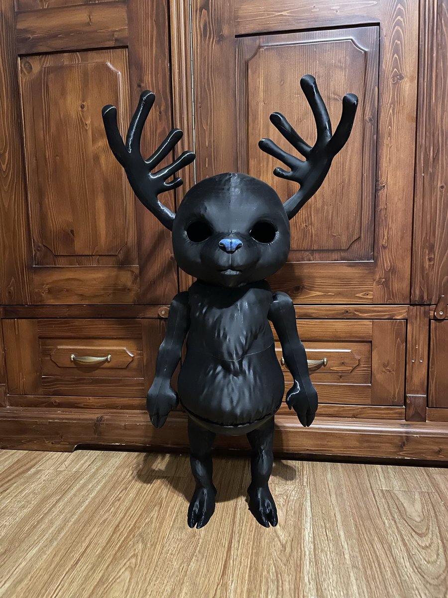 Rav_Props's tweet photo. To celebrate the new trailer, I want to show you something cool! 

Here’s the progress on my 1:1 scale Chopper in the series version. I still have some work ahead of me, but it’s the first time I’m seeing him fully assembled (without the hat), and I’m excited 

#OnePieceNetflix https://t.co/c1r51AvwsD
