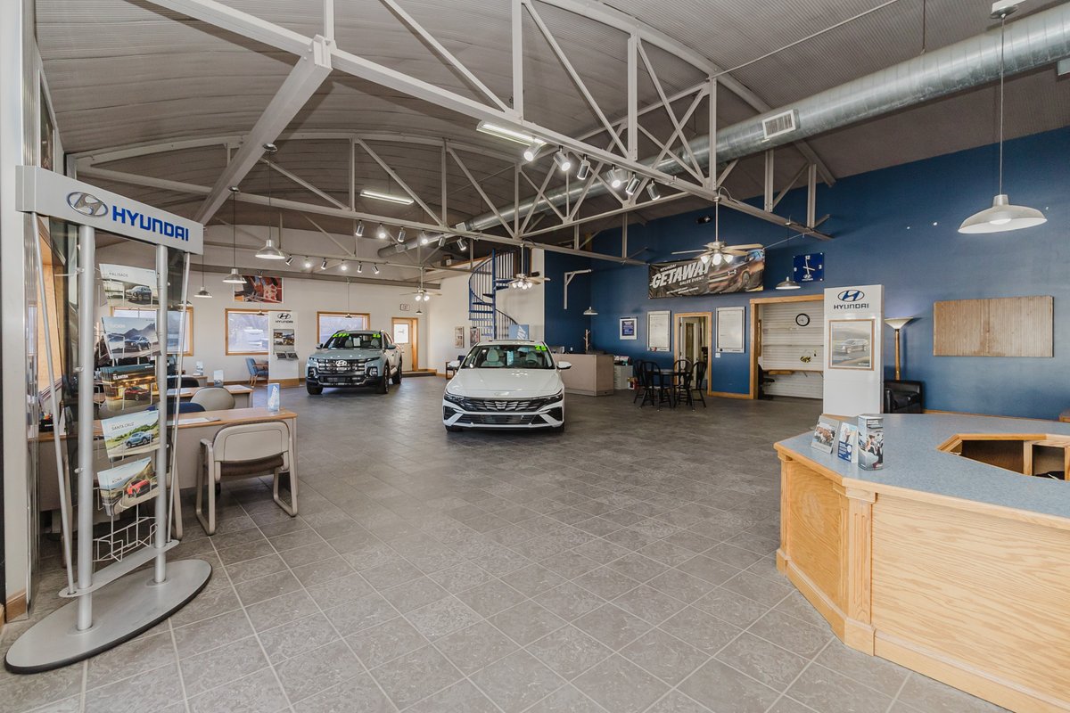 𝐈𝐧𝐜𝐨𝐦𝐞 𝐩𝐫𝐨𝐩𝐞𝐫𝐭𝐢𝐞𝐬, 𝐯𝐚𝐜𝐚𝐧𝐭 𝐥𝐚𝐧𝐝 &amp; 𝐟𝐥𝐞𝐱-𝐮𝐬𝐞 𝐛𝐮𝐢𝐥𝐝𝐢𝐧𝐠𝐬 - all offered separately!
This is a fantastic, diversified commercial opportunity in Dodge City with 𝟔 𝐩𝐫𝐨𝐩𝐞𝐫𝐭𝐢𝐞𝐬, 5 of which are 𝒔𝒆𝒍𝒍𝒊𝒏𝒈 𝒓𝒆𝒈𝒂𝒓𝒅𝒍𝒆𝒔𝒔 𝒐𝒇