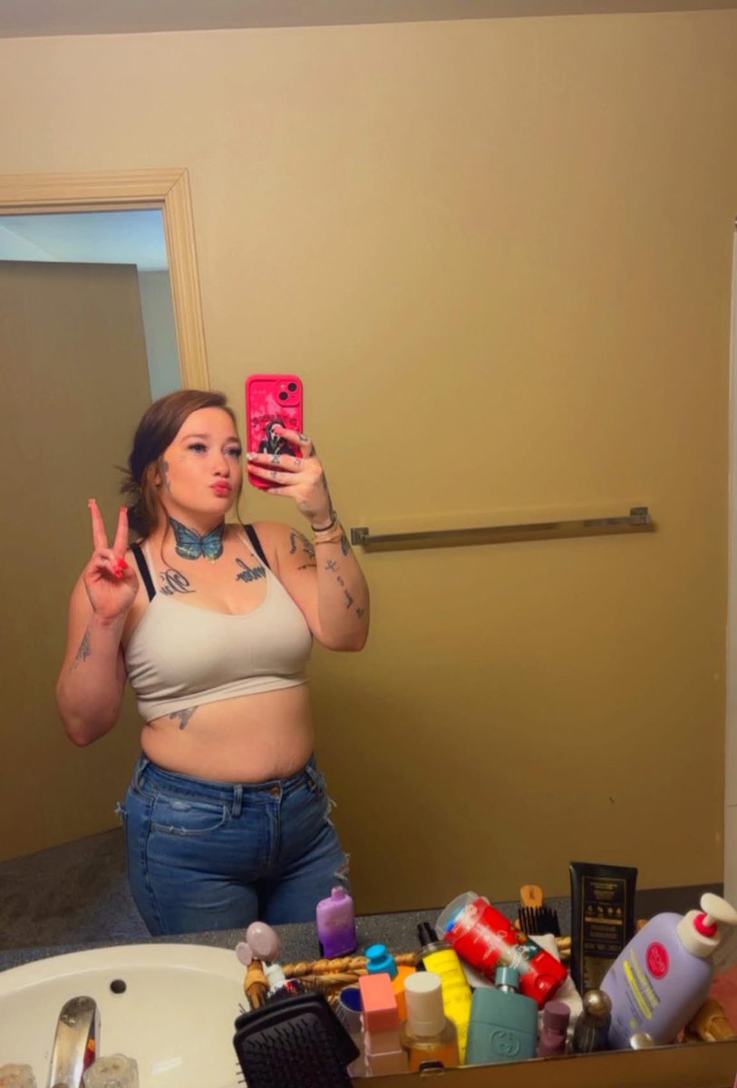 ShianneCook's tweet photo. can i get a "hi" if you find me attractive https://t.co/NR5DzOfA7A