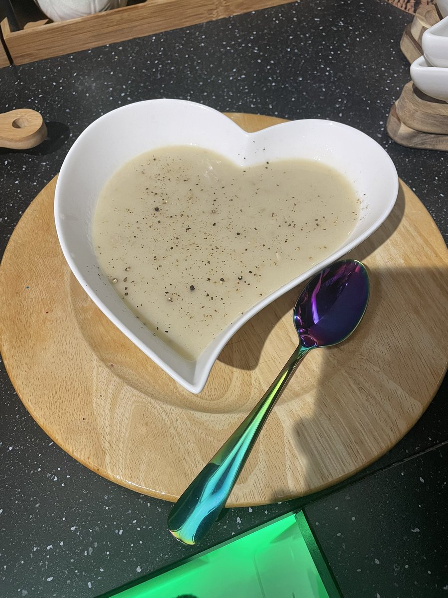 devereux1655's tweet image. Hearty (see what I did there?) chicken soup #yummy #meals #hearts