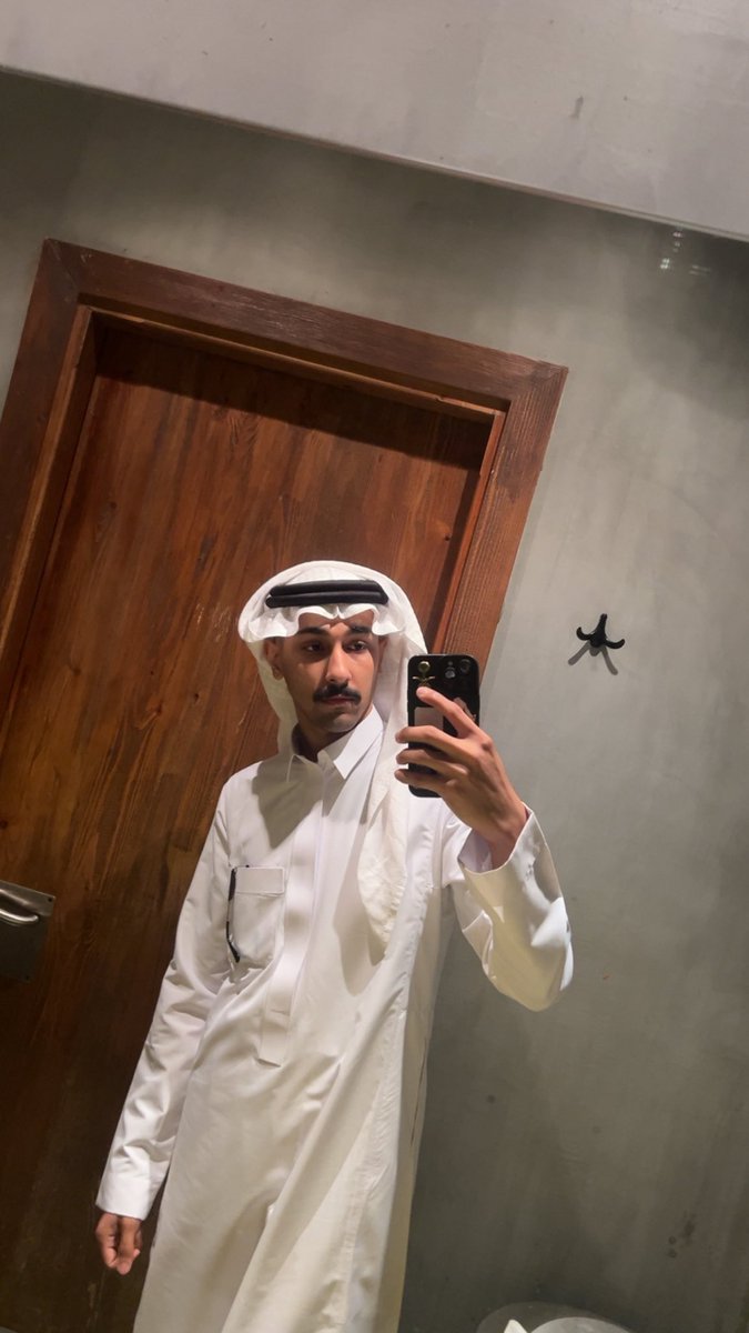 xFrAs4's tweet photo. الحمدلله يارب على نعمة التمام ❤️: 
الشكر لله ومن ثم لوالدي العظيم الذي لطالما كان ظهراً وسنداً وداعماً لي واتمنى ان اكون عند حسن ظنه وان اكون فخراً  وظهراً وسنداً له يارب العالمين ❤️ ( مهما قلت ومهما عبرت لن أوفي هذا الرجل العظيم على الأشياء اللي ضحى فيها من أجلنا ) https://t.co/3GFpQt9wLv