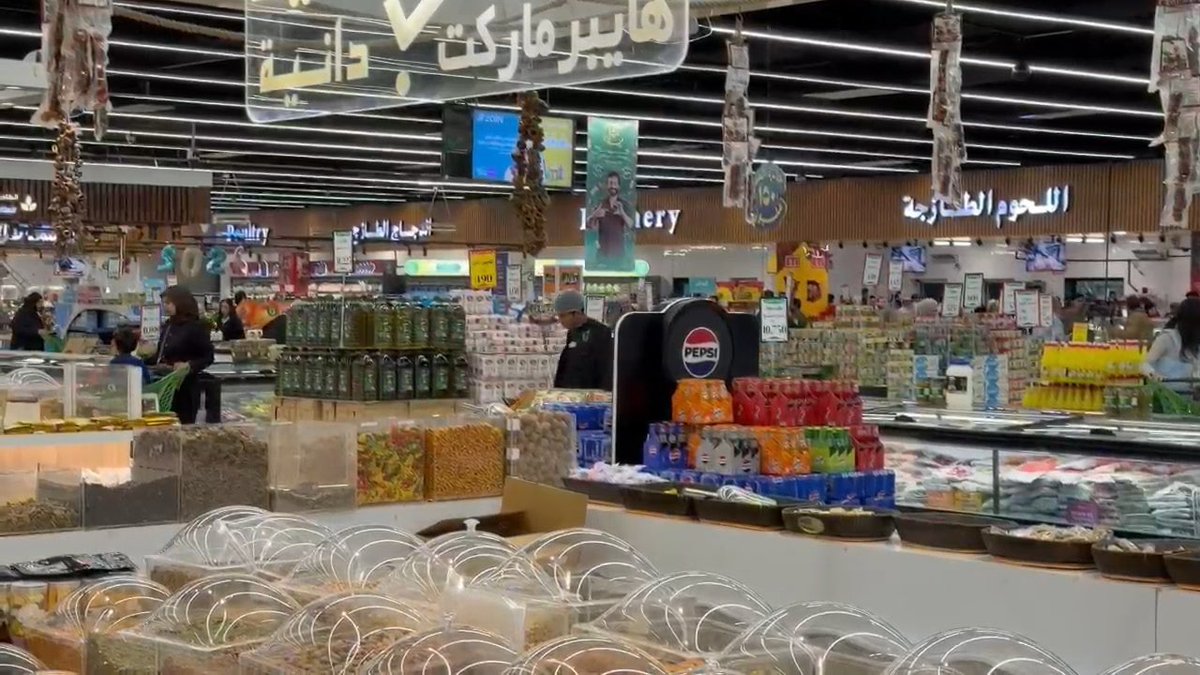 مع قرب شهر رمضان : عدسة عاجل وبس في جولة داخل هايبرماركت التعاون – البياع، واستطلاع لآراء المواطنين حول الأسعار المدعومة، حيث بلغت نسبة الدعم 20% مقارنة بالأسواق المحلية