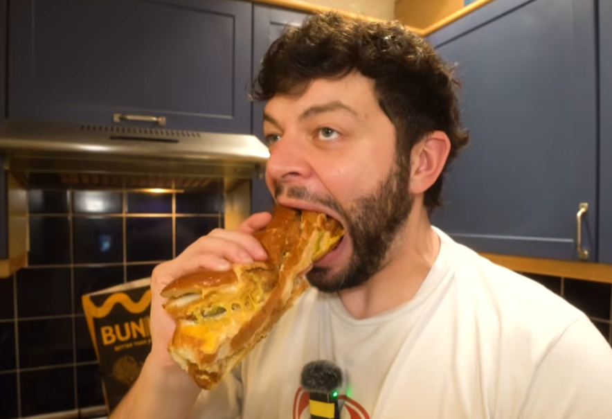 baaants tweet media