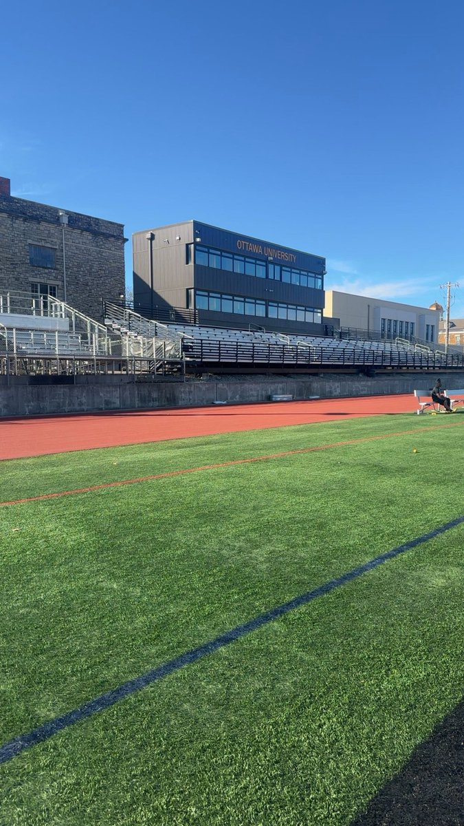 JManhart07's tweet photo. Had a great official visit yesterday with @CoachNickDavis and @OttawaBravesFB 🏠❔#otteron 

@Coach_CEdwards @N_W_Sports @22_Coach_Jones @CoachJNorman https://t.co/OxPD5gOGuG