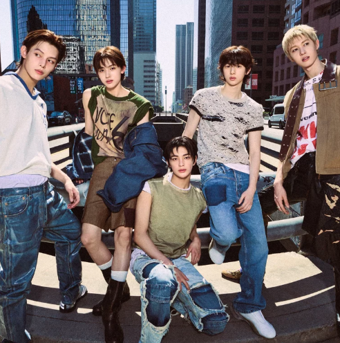 About Music tweet media