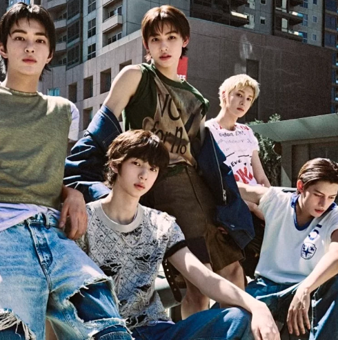 About Music tweet media