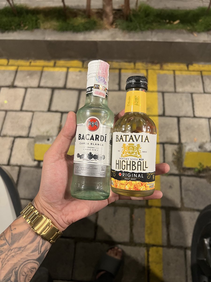 killrvr's tweet image. Siapa yg ngk pernah bohong dan selalu ada pas kita butuh? Yak betul. 
Meet my tiny boyz! Cheers 🍻