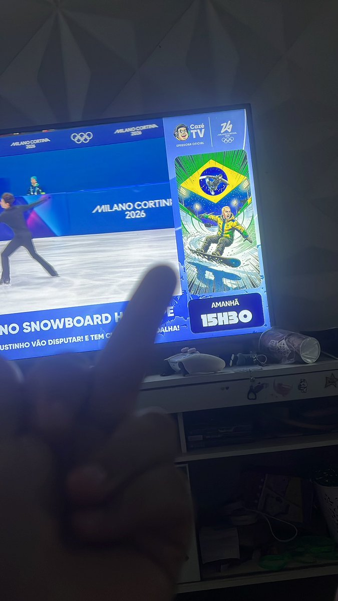 oi, <a href="/CazeTVOficial/">CazéTV</a>, conheço DEZENAS de artistas brasileiros talentosíssimos que podem fazer artes melhores do que essas porcarias fubangas de IA que vocês colocam nessas transmissões das olimpíadas 👹 amadorismo total, vocês são melhores que isso