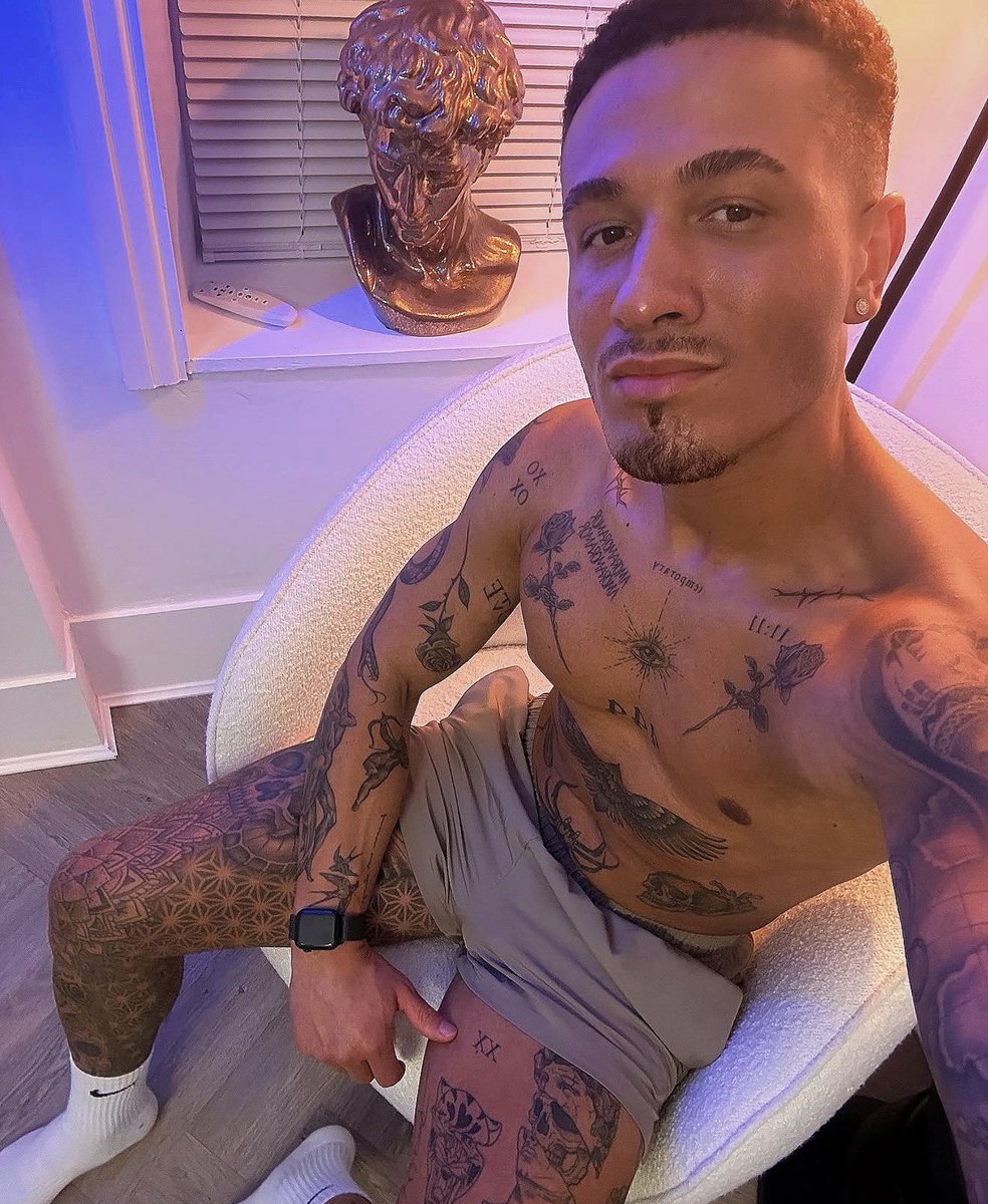LMARLS_'s tweet photo. take a seat https://t.co/L0pBwz3gp4