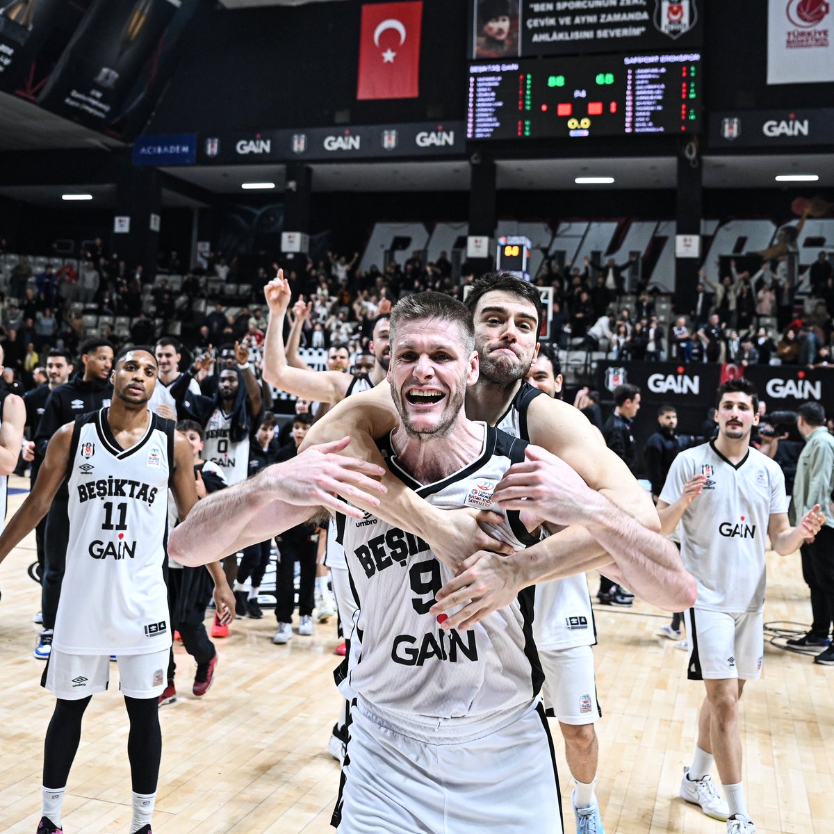 Beşiktaş GAİN için rekorların akşamı! 🦅

⚫️ 114 sayı - kulüp rekoru
⚫️ 18 üçlük - kulüp rekoru