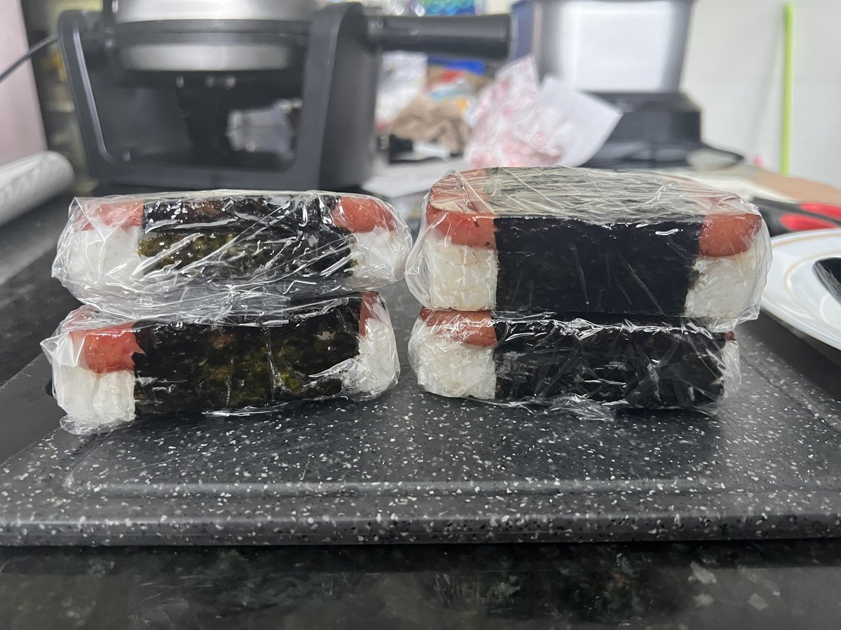 The Wandering Fox Den tweet media