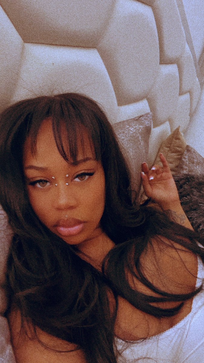 Lola Vex tweet media