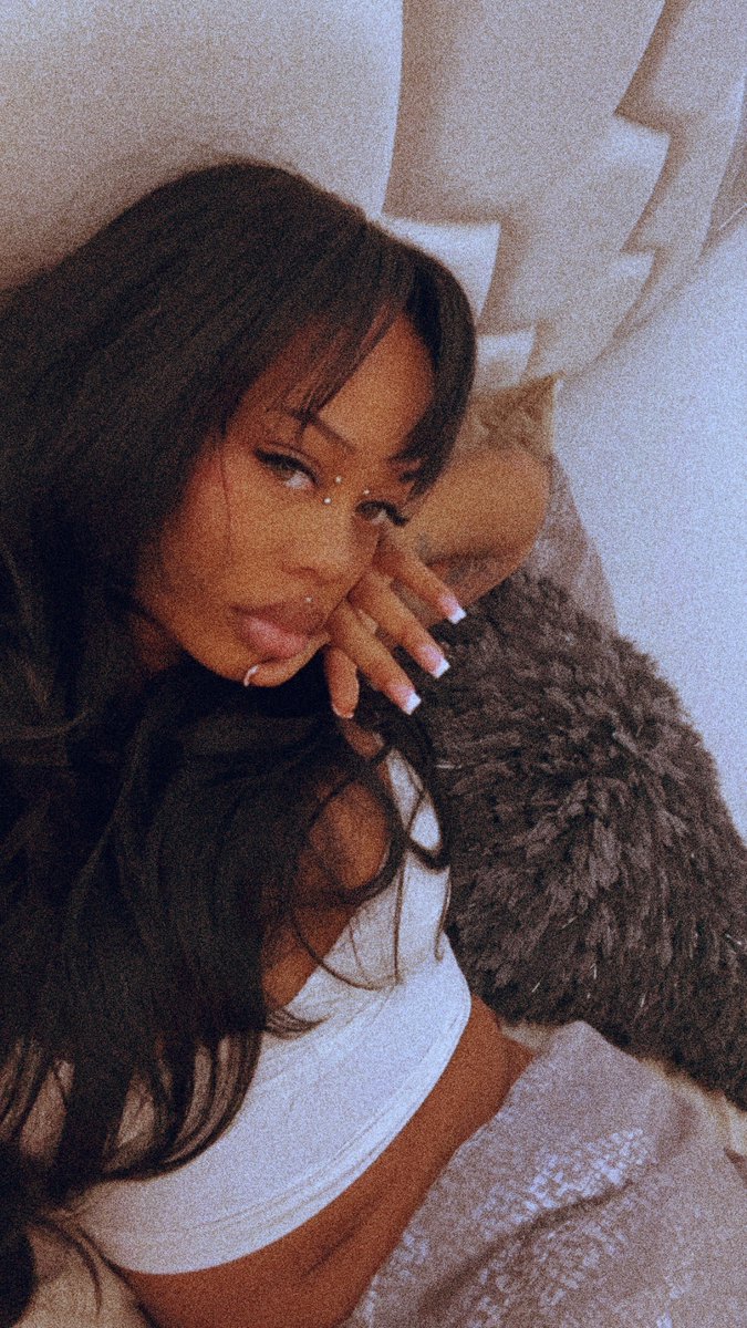 Lola Vex tweet media