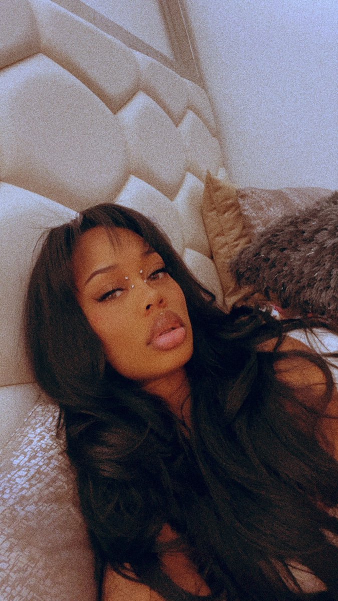 Lola Vex tweet media