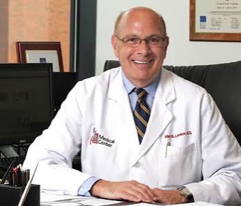 🚨BREAKING: Newly released DOJ Epstein documents show Dr. Mark Landon, a prominent Ohio State University OB/GYN and chair of the Department of Obstetrics &amp; Gynecology, received quarterly payments from Jeffrey Epstein’s firm in the early 2000s, reportedly up to about $75,000 per