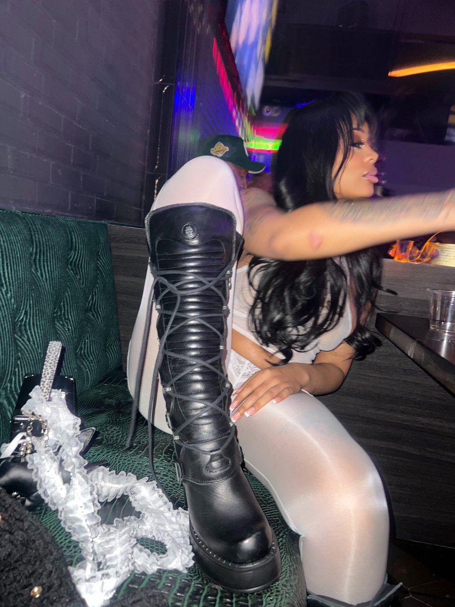 Lola Vex tweet media