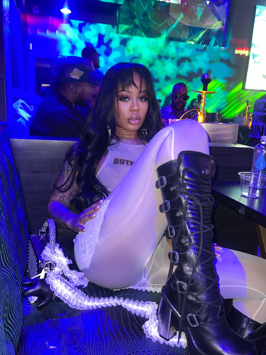 Lola Vex tweet media