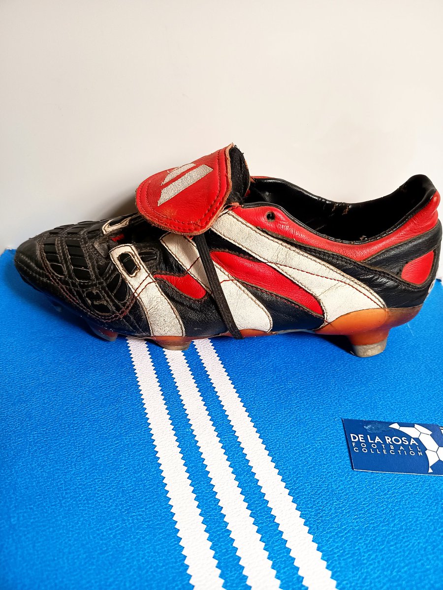 Al hilo de la anterior publicación de los tres primeros modelos <a href="/adidasfootball/">adidas Football</a> Predator, el cuarto fue lanzado en 1998 con el nombre de Accelerator. Uno de los modelos que más me gustan.
De mí colección.
#adidas
 #theadidasarchive #adidashq #adidasarchive #adidasdassler