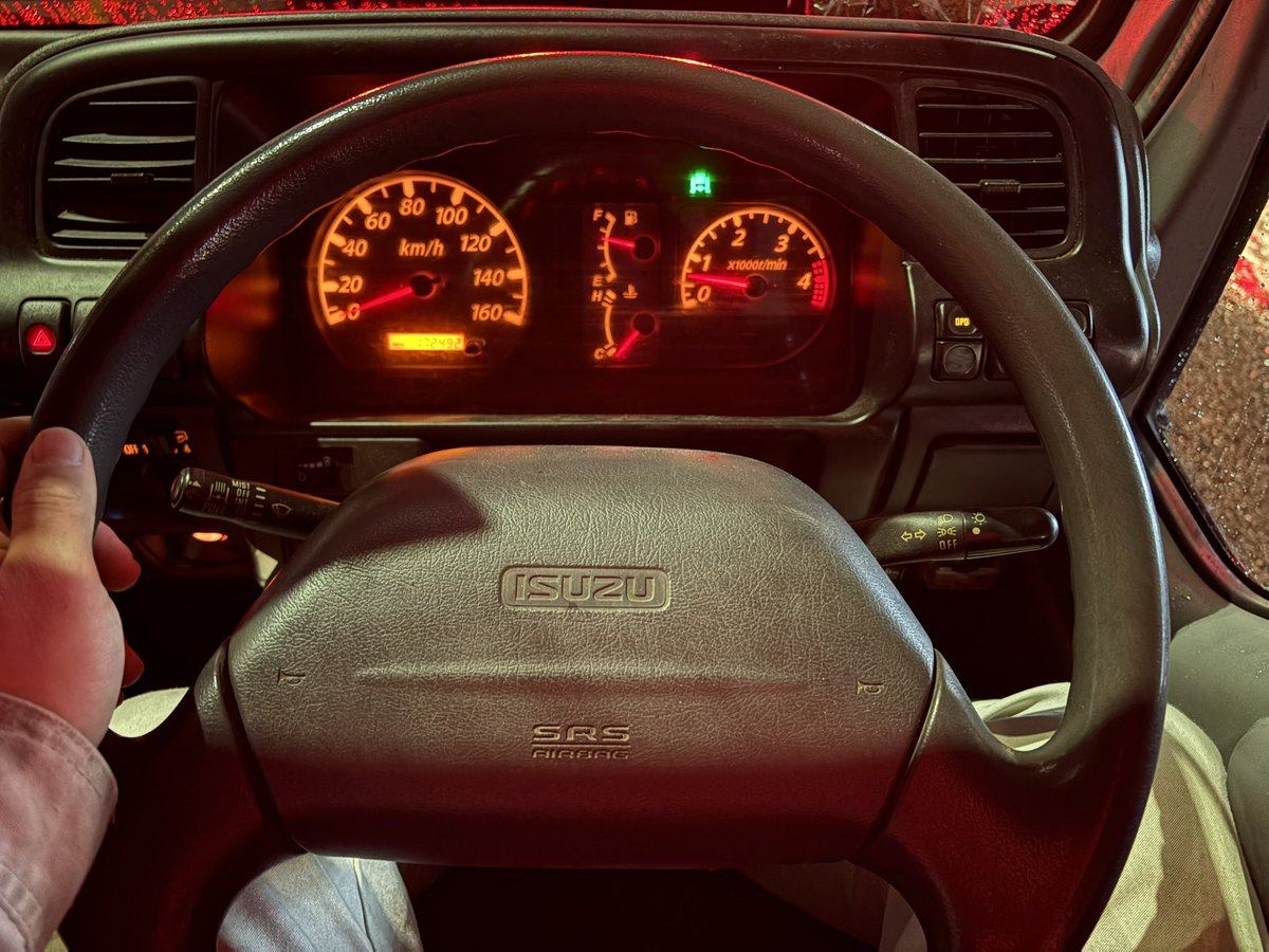 材木屋の朝は早い…