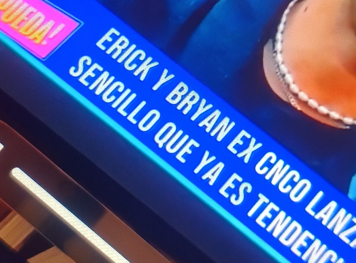 WTF con Univision??? @cristobalvelezm? Y luego el titular, "Erick y Bryan ex cnco" saquen a el que pone la escritura de las notas ☝🏻