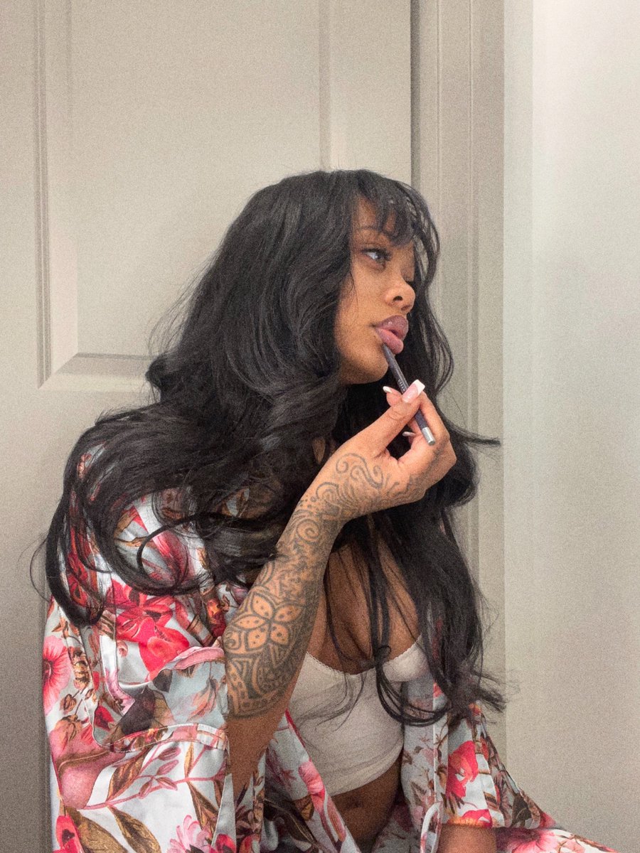 Lola Vex tweet media