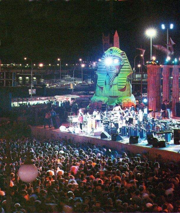 AntesAhoraTfe's tweet photo. Un Antes!
Primer año en que se utilizaba la Plaza de España para montar los escenarios de Elección de la Reina del #Carnaval.
Tema: Egipto Milenario
#SantaCruz
#Tenerife
Año1989
📷#AntiguaTenerife https://t.co/7wJgajYcC6