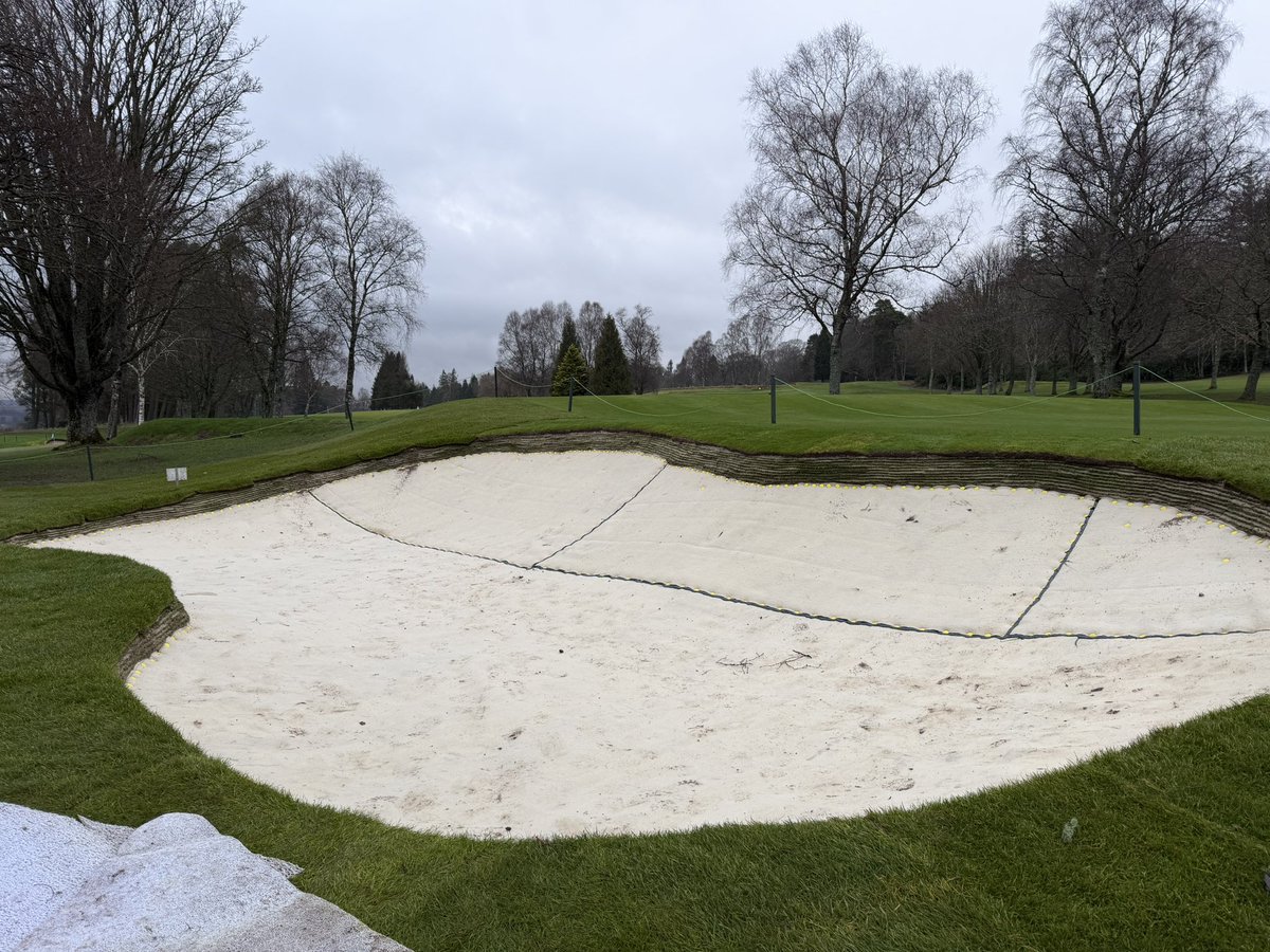 Whitemoss_BLaw's tweet photo. Quick little install of BunkerMat up in Scotland for @DNGCGreenstaff 
#golfcourse #bunker #Scotland 
@BunkerMat_com https://t.co/UQz8gJQP3N