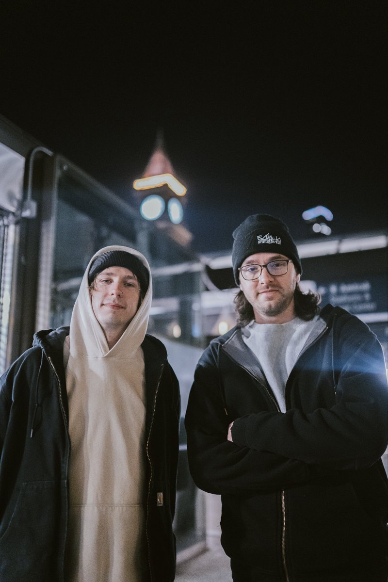 Oddly Eazy tweet media