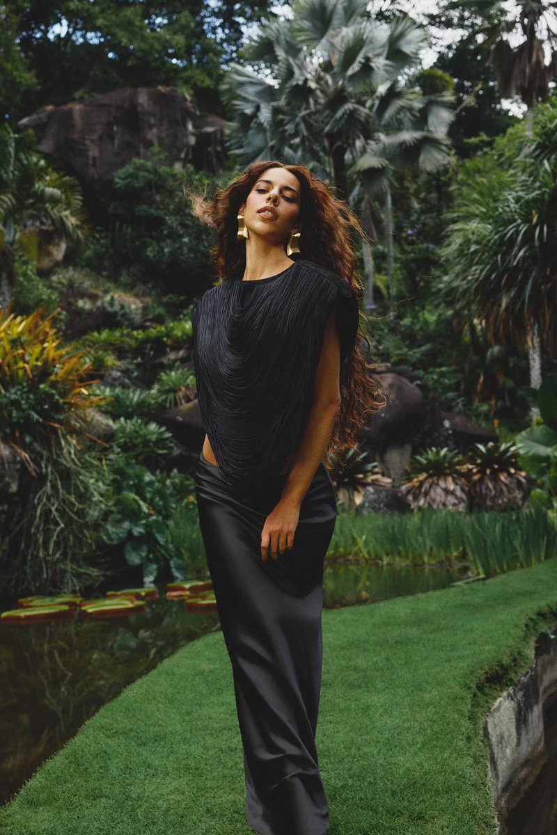 DIVA INTERNACIONAL! Marina Sena para a campanha global da grife CULT GAIA.