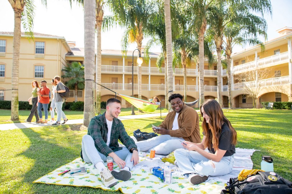 Alex Bell tweet media