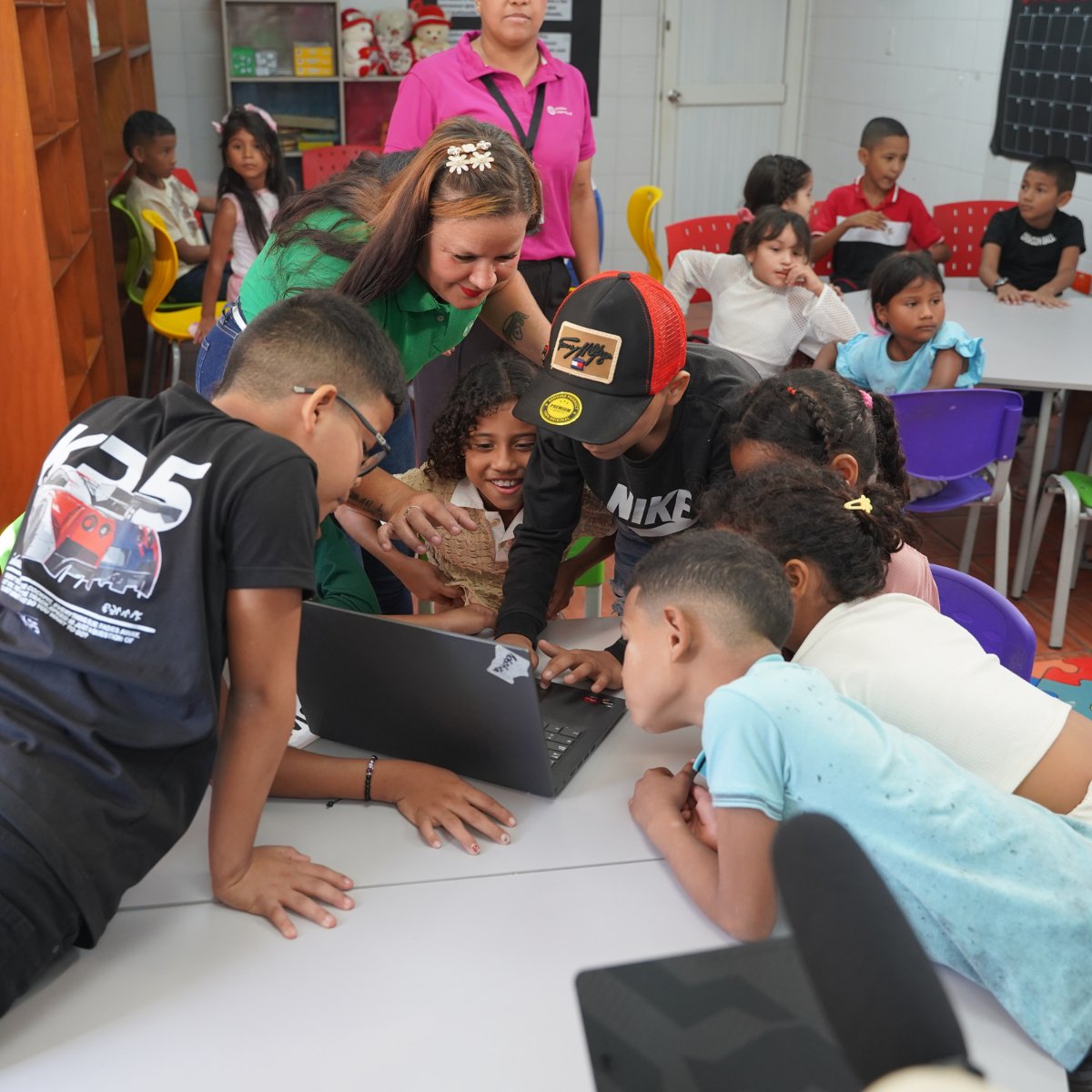 Children Internacional Col tweet media