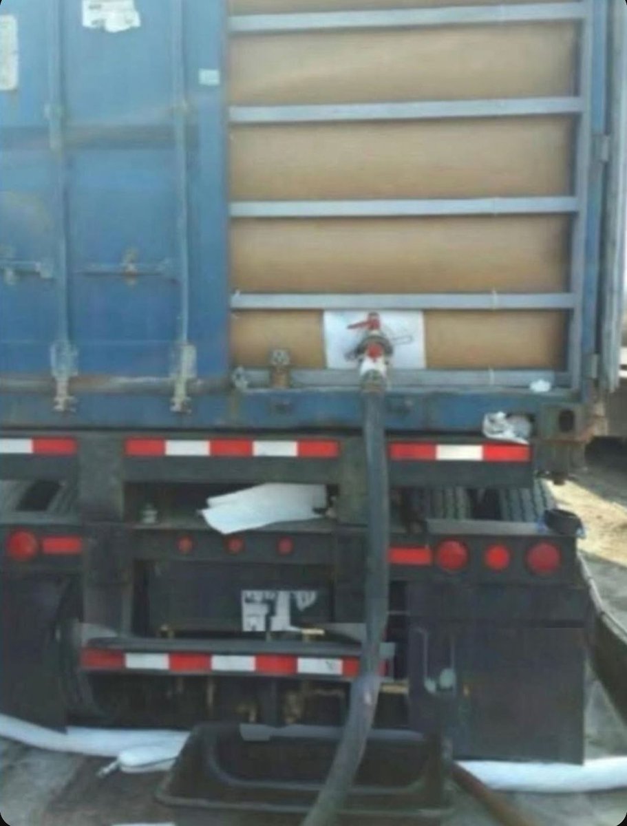 .<a href="/SecRubio/">Secretary Marco Rubio</a>, esto es URGENTE. El Gobierno de <a href="/Claudiashein/">Claudia Sheinbaum Pardo</a> envió clandestinamente petróleo a la dictadura castrochavista de Cuba mediante un sistema oculto en contenedores, técnica también utilizada por los cárteles para traficar precursores de fentanilo. El Gobierno Federal