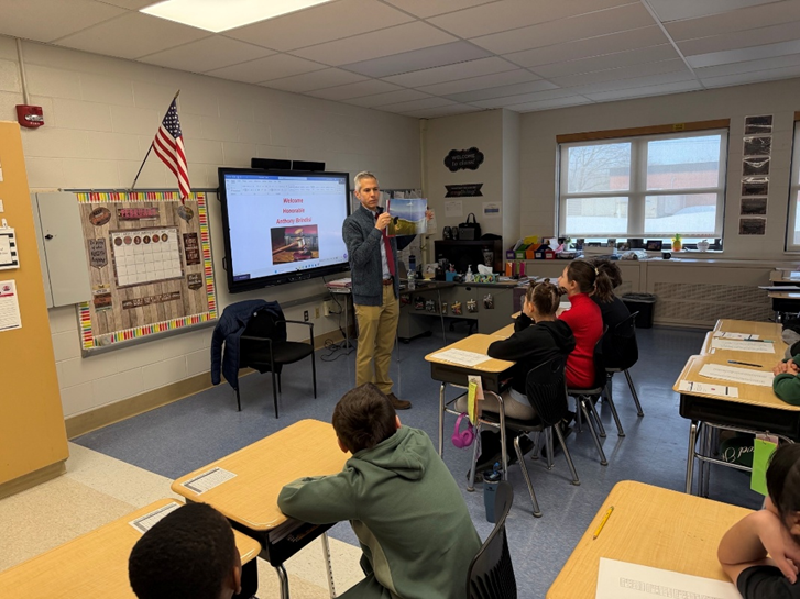 USDCNYND's tweet photo. February 6, 2026
District Judge Brindisi visited the Albany Street School in the Utica School District and participated in the Community Readers Day helping to foster literacy, learning and how reading has influenced his life. https://t.co/qifdqXI0Fc