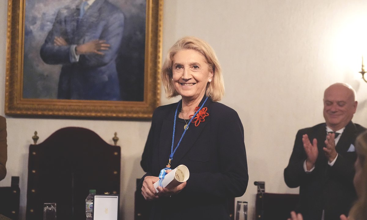 La <a href="/AcSanDionisio/">Real Academia de San Dionisio</a> celebró el ingreso como académica correspondiente de la profesora de matemáticas Elena Aguilar Valderas, quien pronunció su discurso de ingreso titulado «La belleza medida: proporciones áureas en el toreo».

+info👉academiasandionisio.com/noticias/892