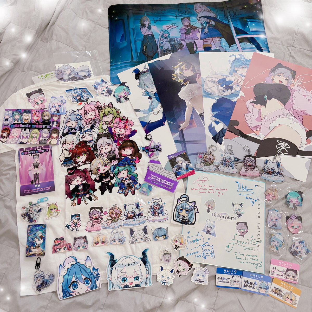 HiiragiEmuri's tweet image. Manifesting glitch stars and dreamers merch at cons!! 🥹🙏💖