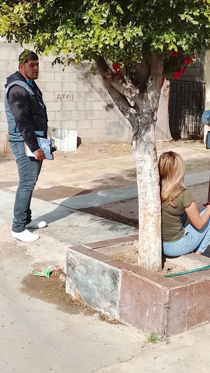 ds02caborca's tweet photo. Hoy martes, personal de operación territorial realiza visitas domiciliarias para brindar información y revisión de patios para control larvario en la colonia El Alto de Caborca. https://t.co/zXhtQfPG66